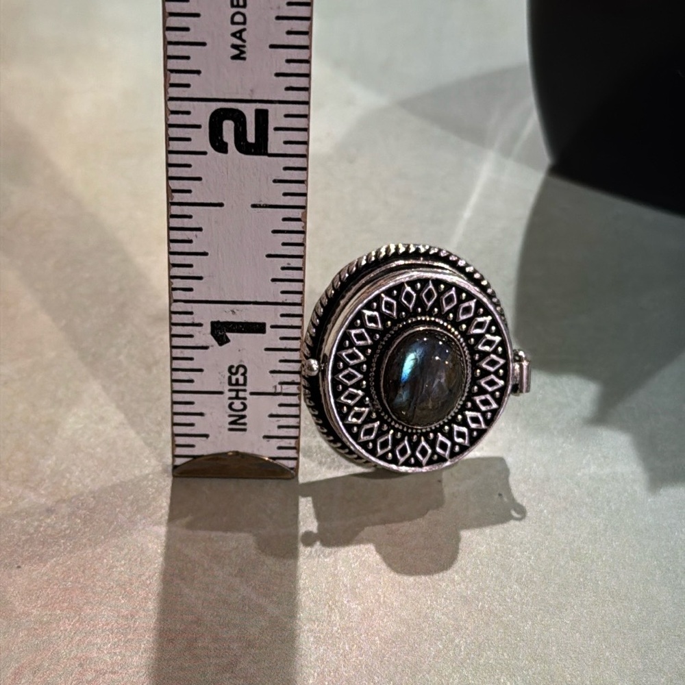 Fiery Labradorite Poison Ring - image 7